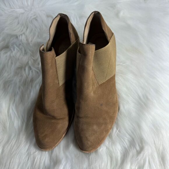 Eileen Fisher Even Sienna Tan Nubuck Block Heel Booties Sz 6 - Picture 3 of 7